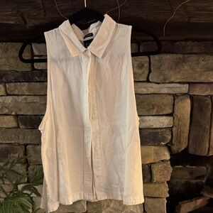 GAP Sleeveless Cream Button-Down Shirt